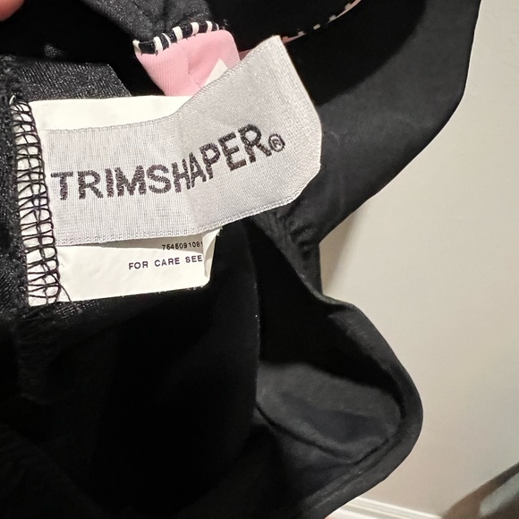 Very nice high neck swim suit. - Picture 5 of 8